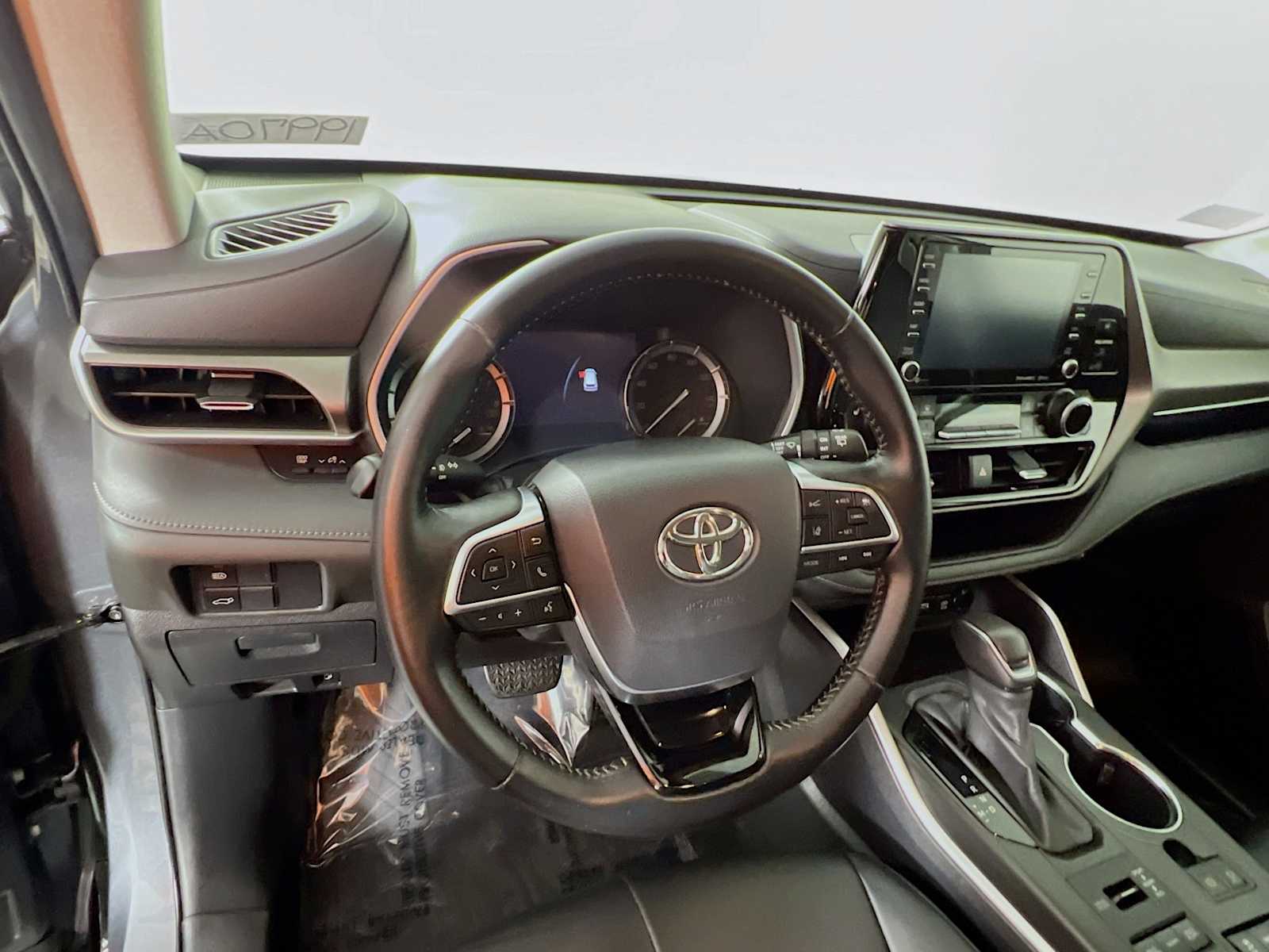 2020 Toyota Highlander XLE - Photo 11