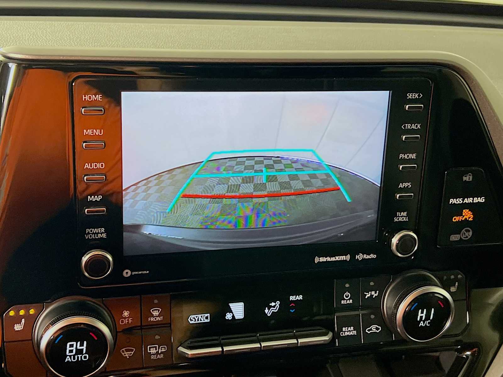 2020 Toyota Highlander XLE - Photo 13