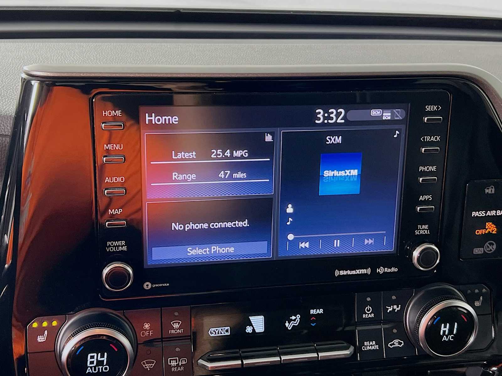 2020 Toyota Highlander XLE - Photo 14