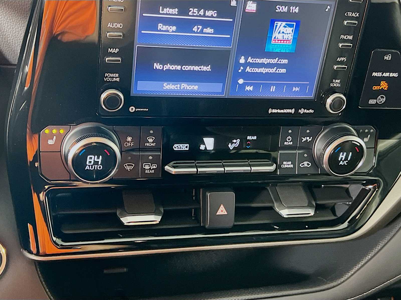 2020 Toyota Highlander XLE - Photo 15