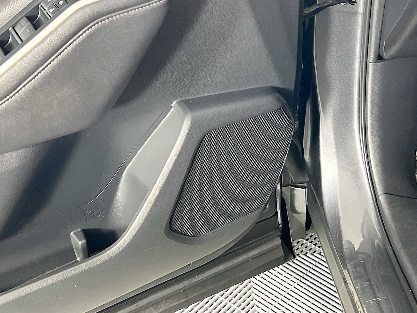 2020 Toyota Highlander XLE - Photo 18