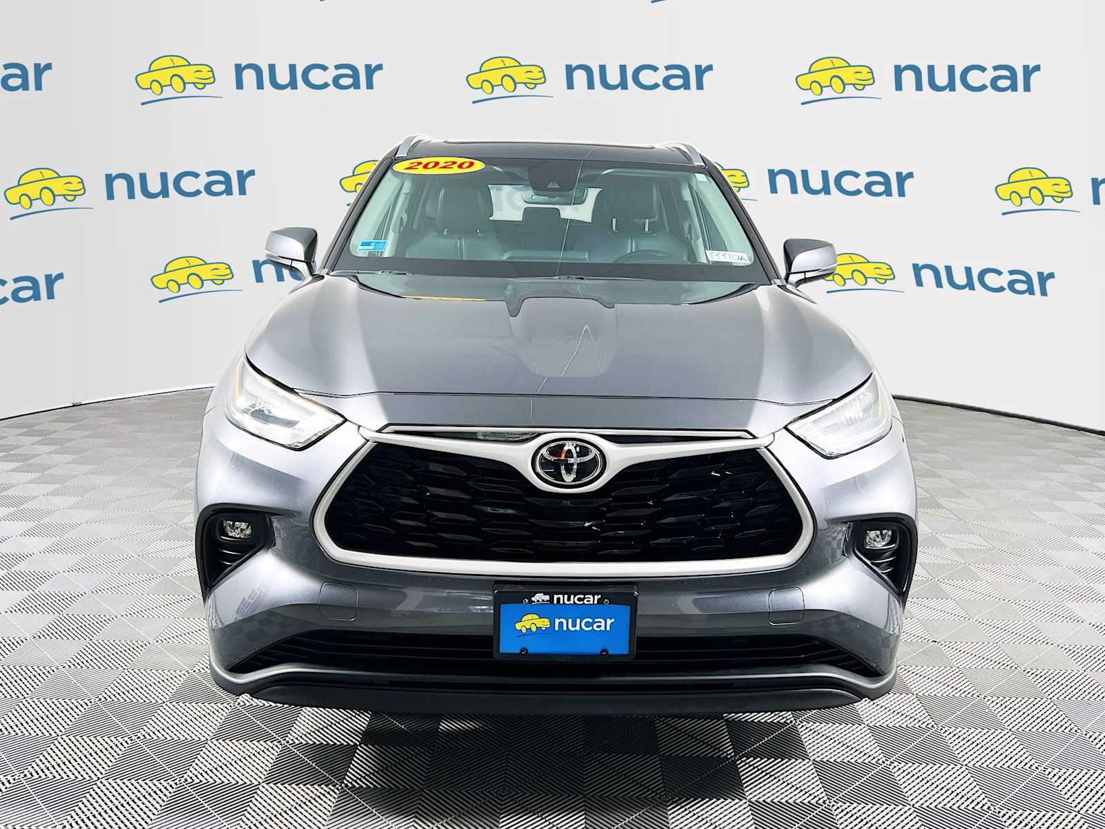 2020 Toyota Highlander XLE - Photo 2
