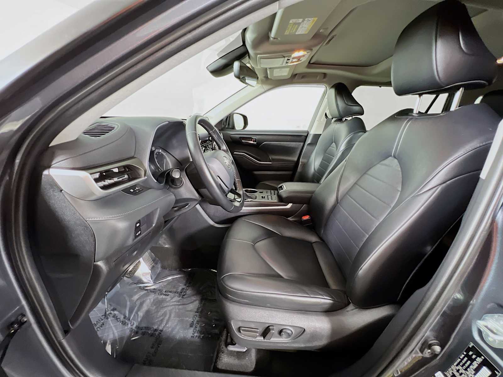 2020 Toyota Highlander XLE - Photo 21