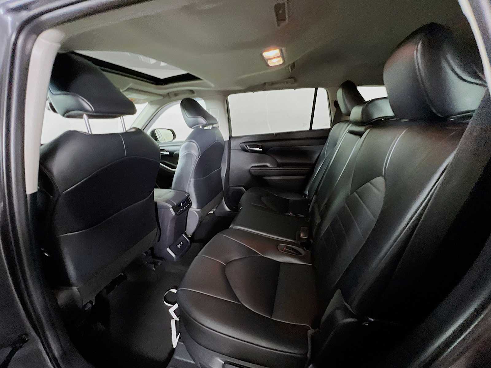 2020 Toyota Highlander XLE - Photo 25