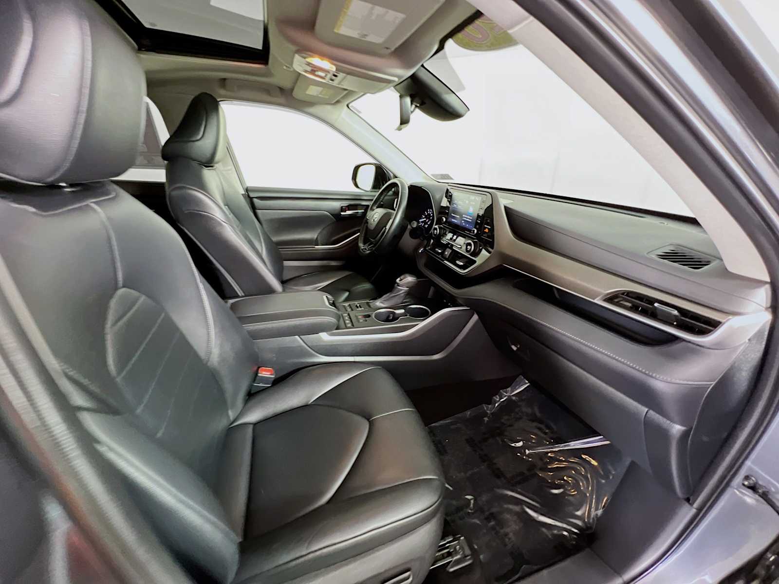 2020 Toyota Highlander XLE - Photo 28