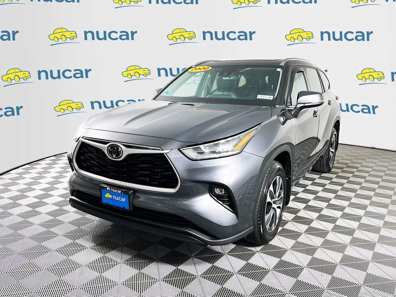 2020 Toyota Highlander XLE - Photo 3