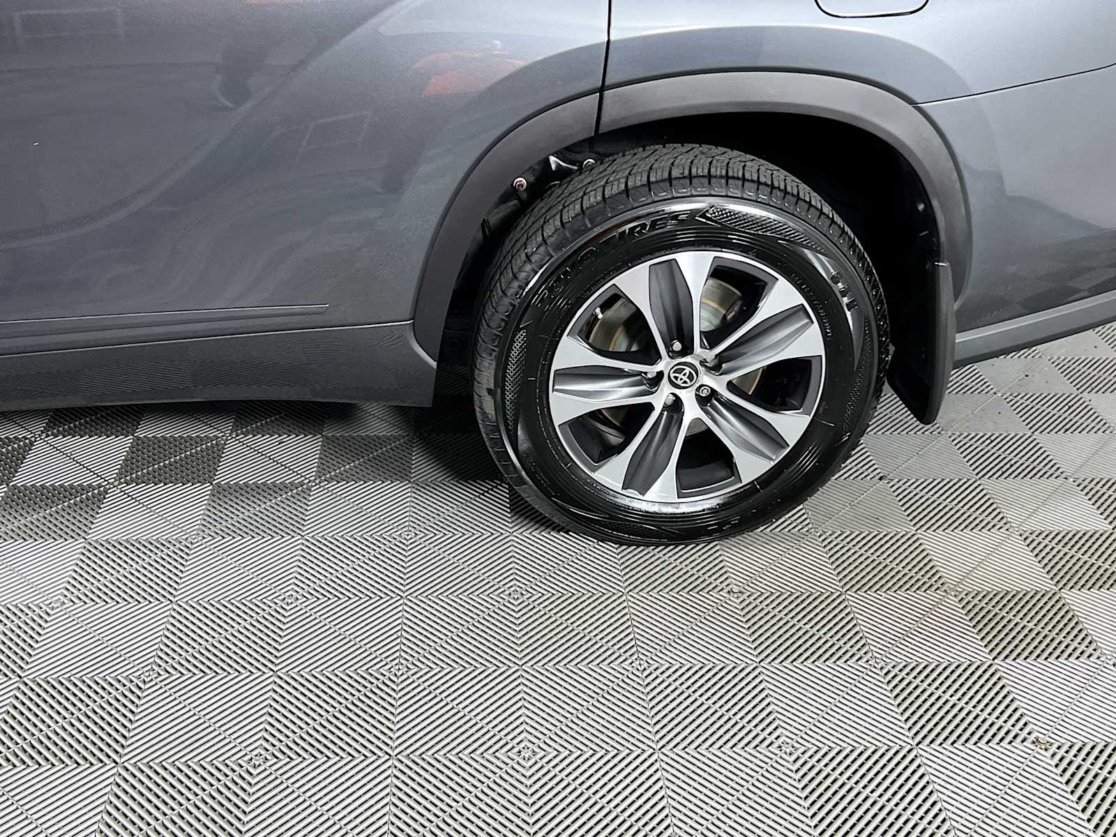 2020 Toyota Highlander XLE - Photo 31