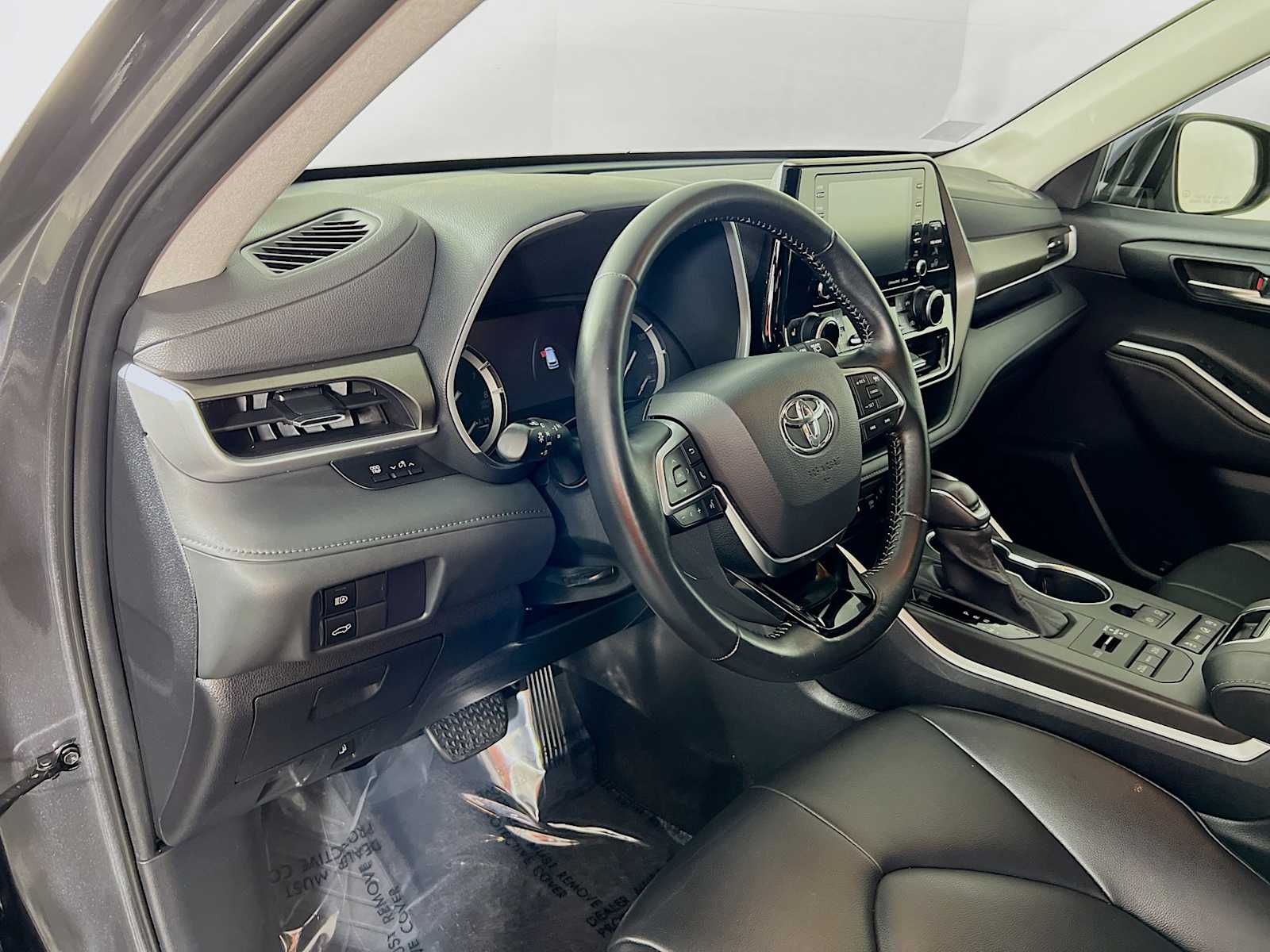 2020 Toyota Highlander XLE - Photo 9