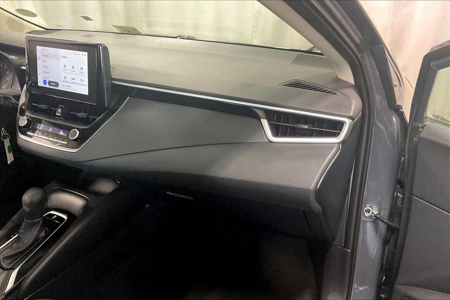 2023 Toyota Corolla LE - Photo 13