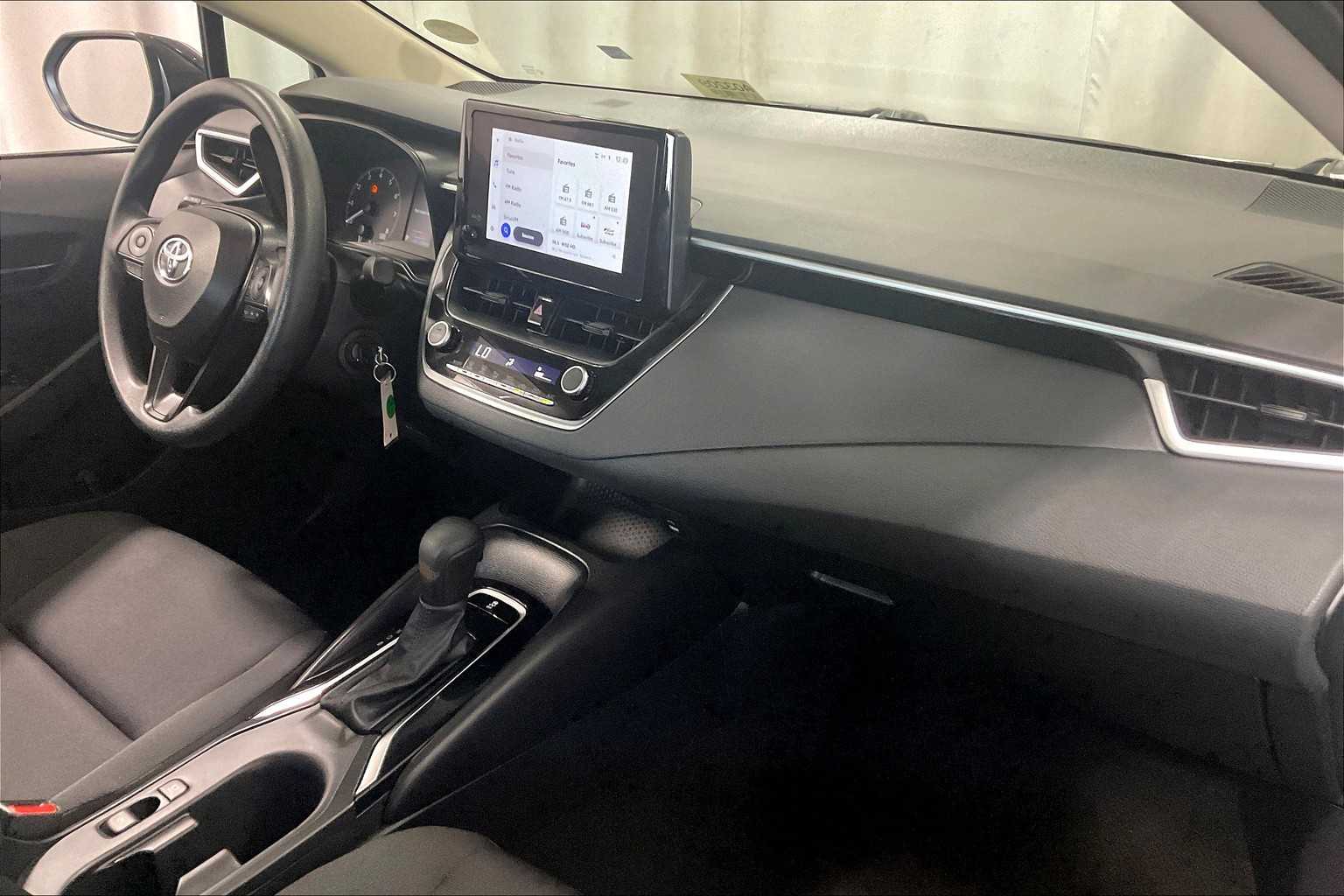 2023 Toyota Corolla LE - Photo 14