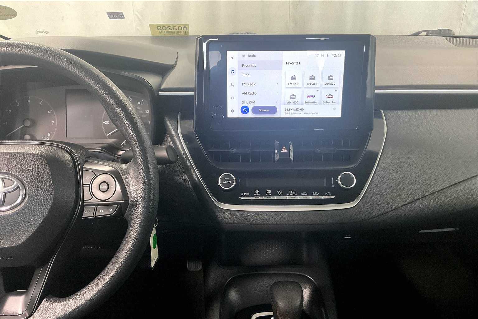 2023 Toyota Corolla LE - Photo 18