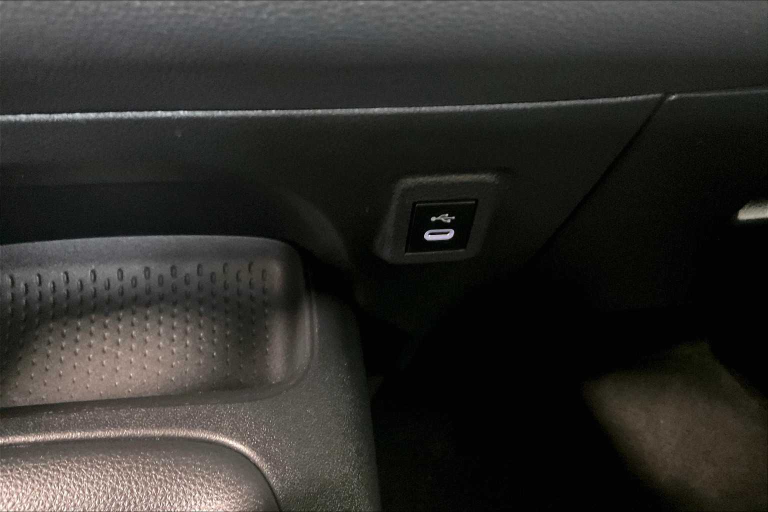 2023 Toyota Corolla LE - Photo 26