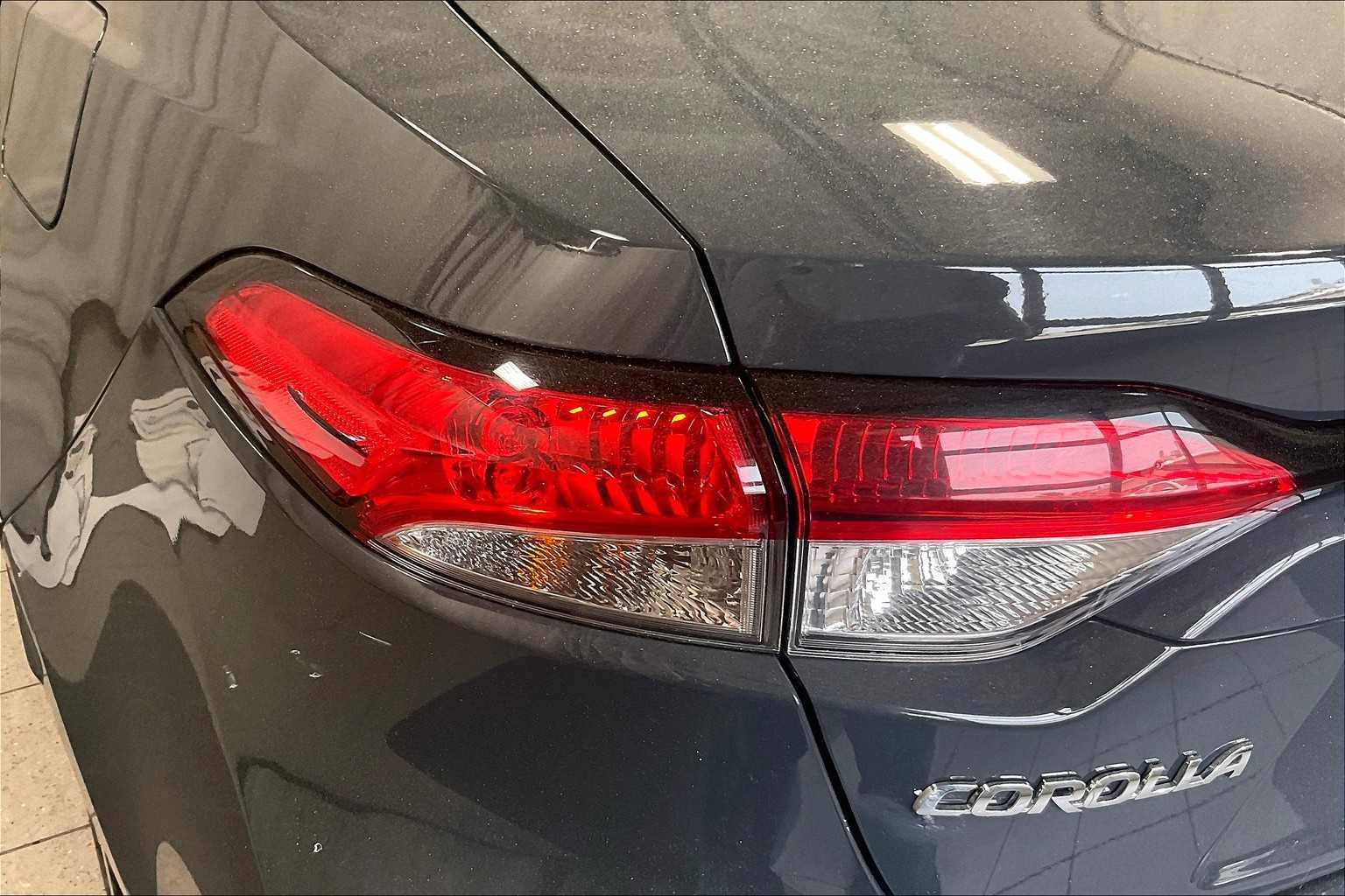2023 Toyota Corolla LE - Photo 32