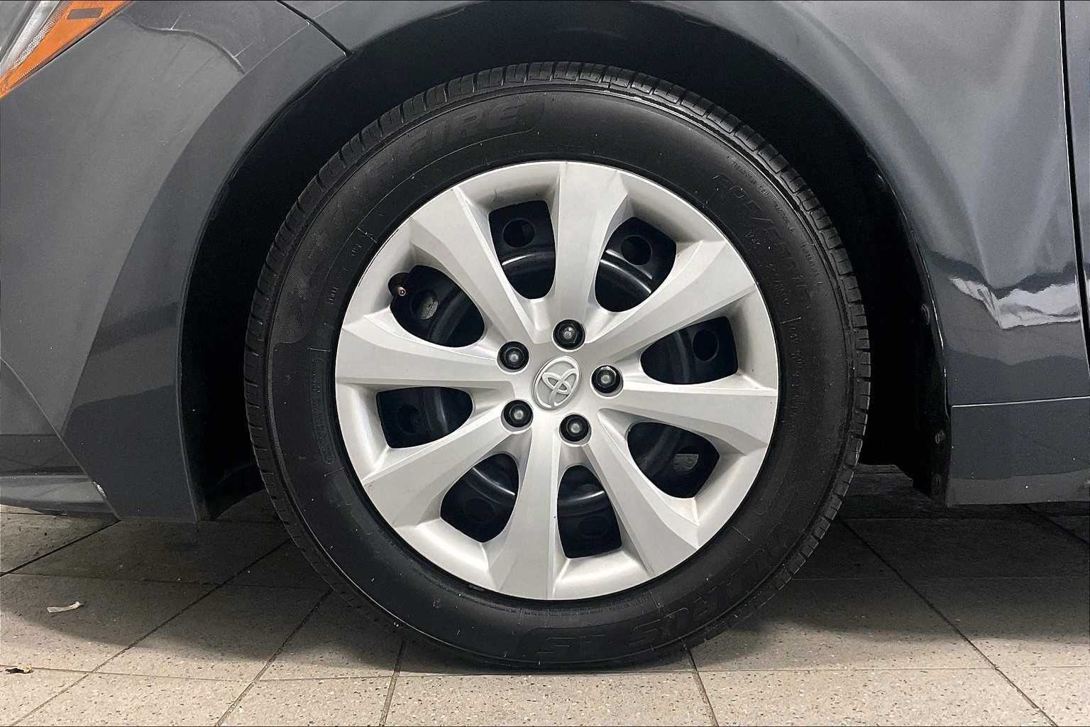 2023 Toyota Corolla LE - Photo 7