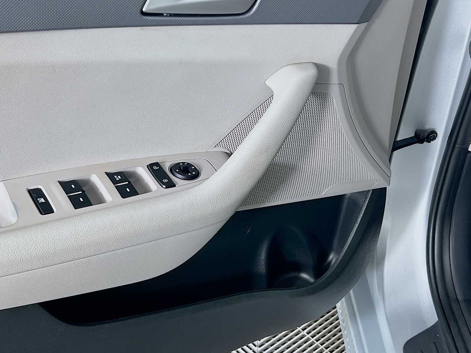 2019 Hyundai Sonata SE - Photo 18