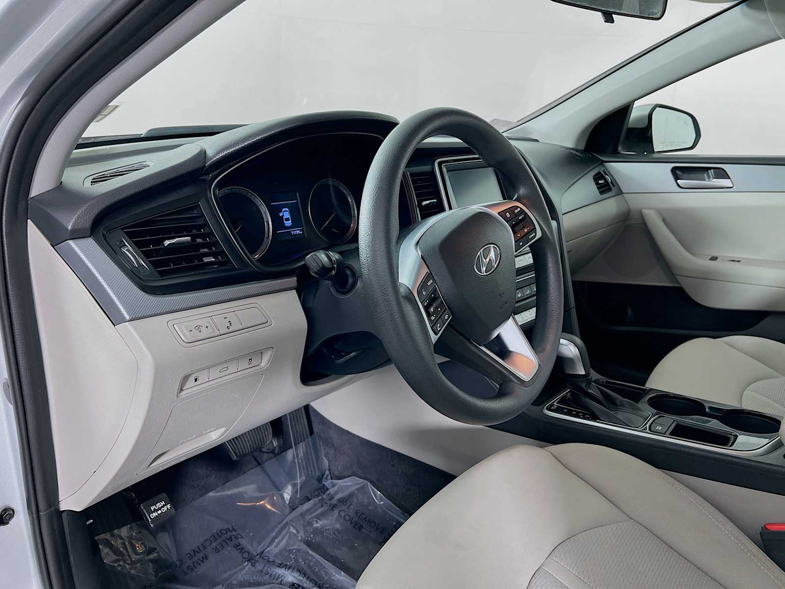 2019 Hyundai Sonata SE - Photo 9