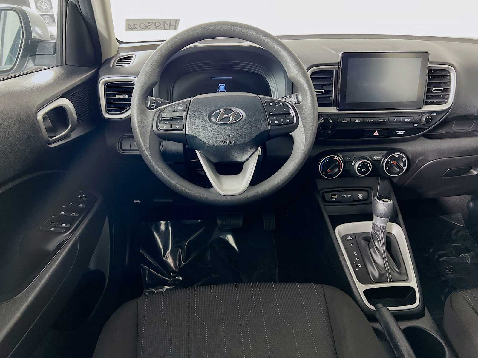2023 Hyundai Venue SE - Photo 21