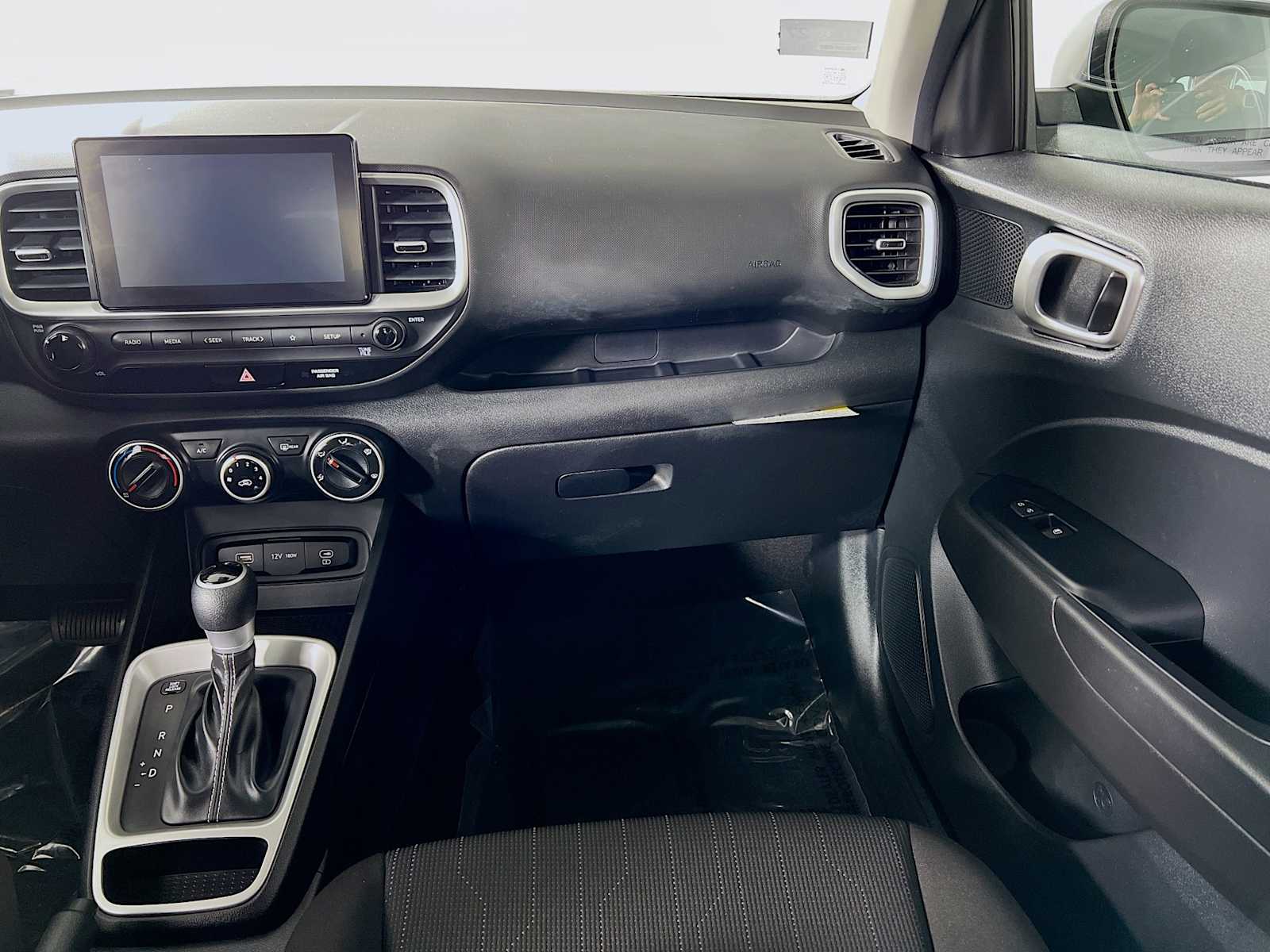 2023 Hyundai Venue SE - Photo 22