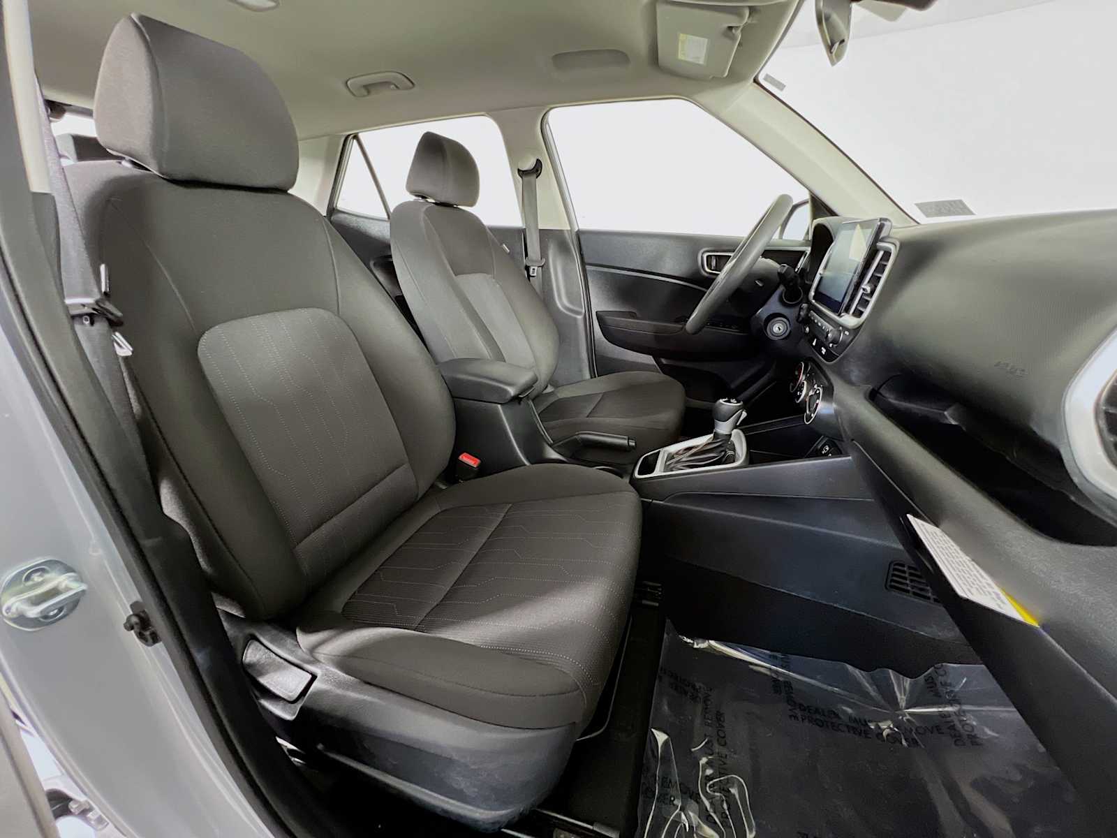 2023 Hyundai Venue SE - Photo 26