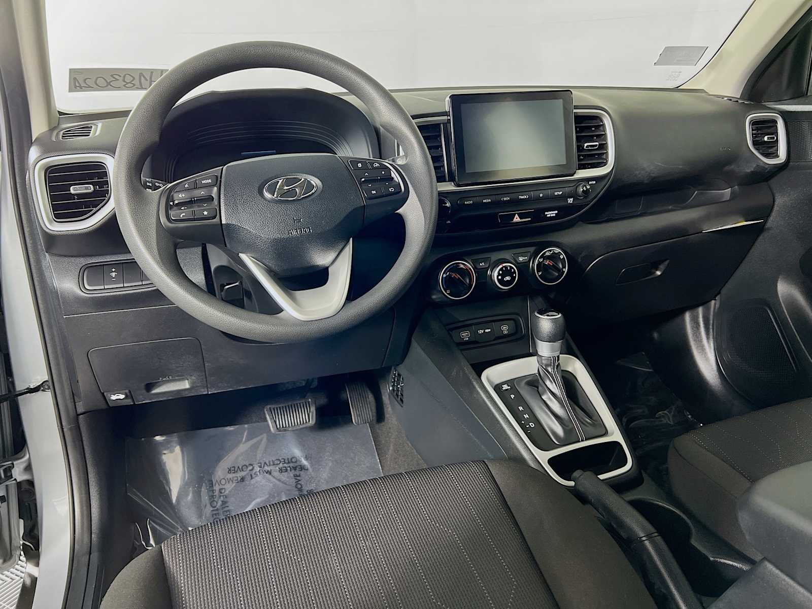 2023 Hyundai Venue SE - Photo 9
