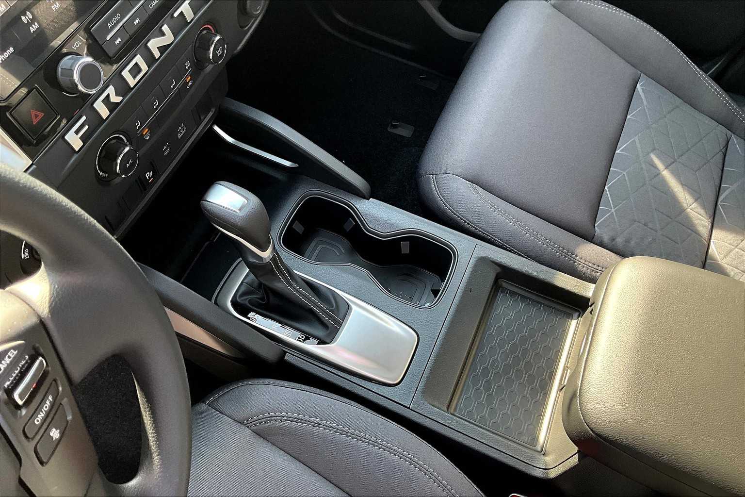 2025 Nissan Frontier SV - Photo 16