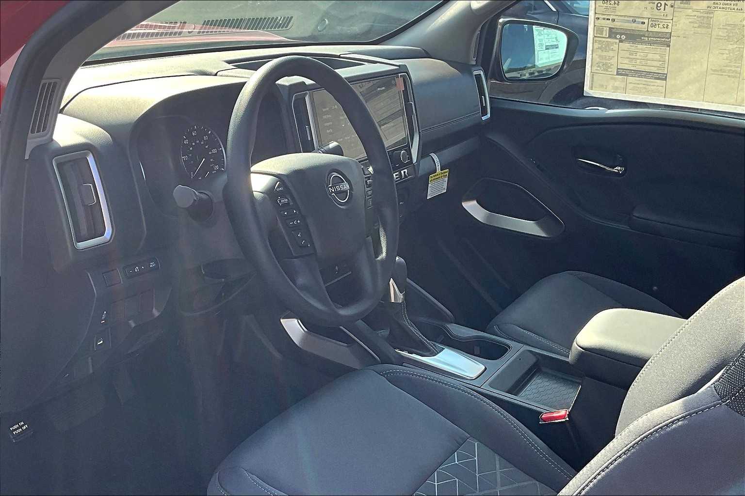2025 Nissan Frontier SV - Photo 7