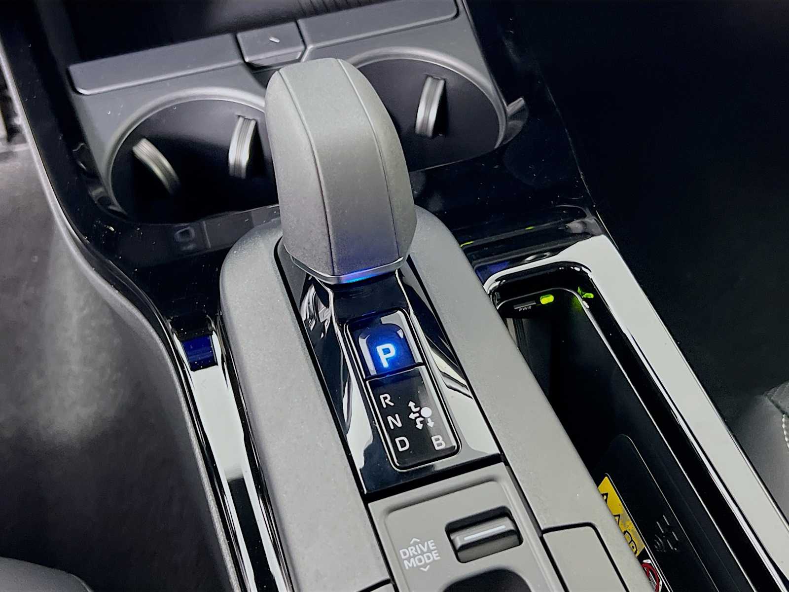 2025 Toyota Prius XLE - Photo 11