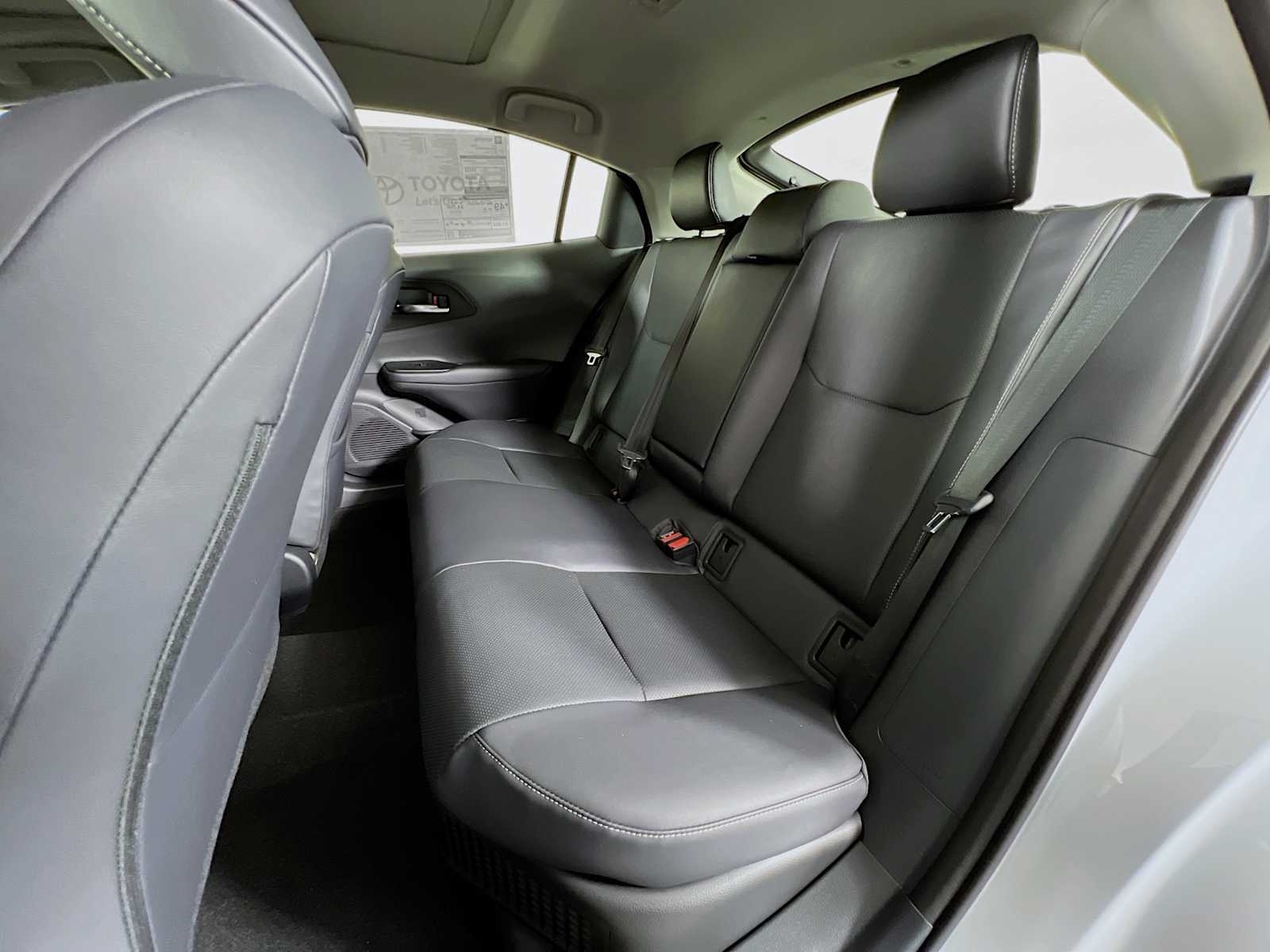2025 Toyota Prius XLE - Photo 13