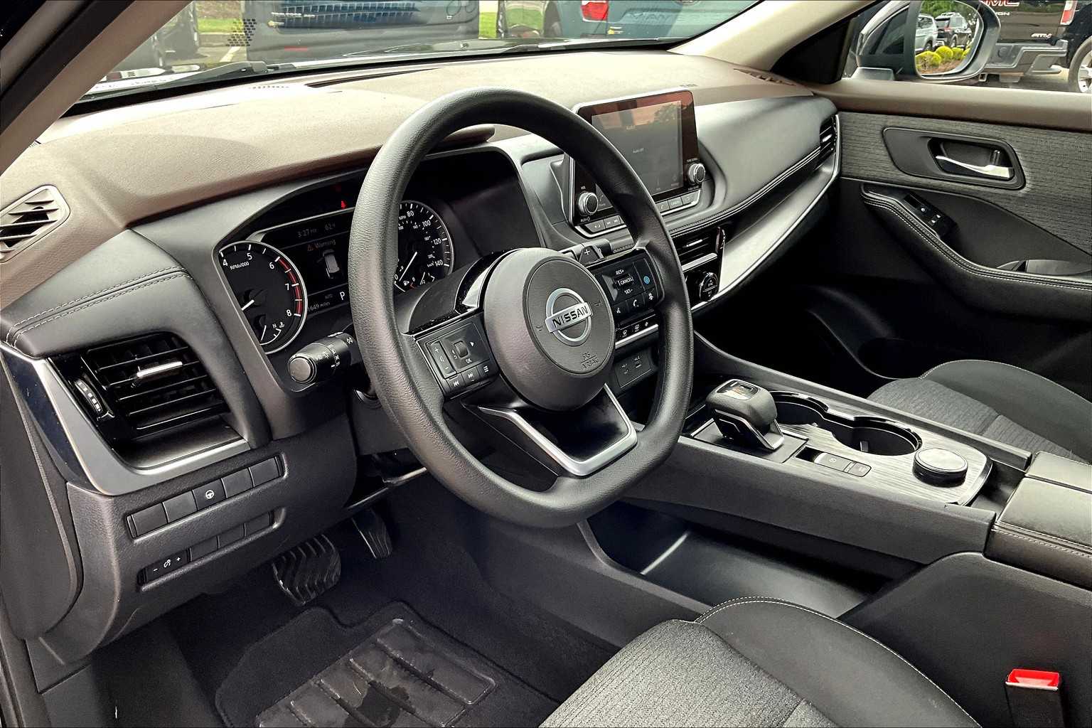 2021 Nissan Rogue SV - Photo 8