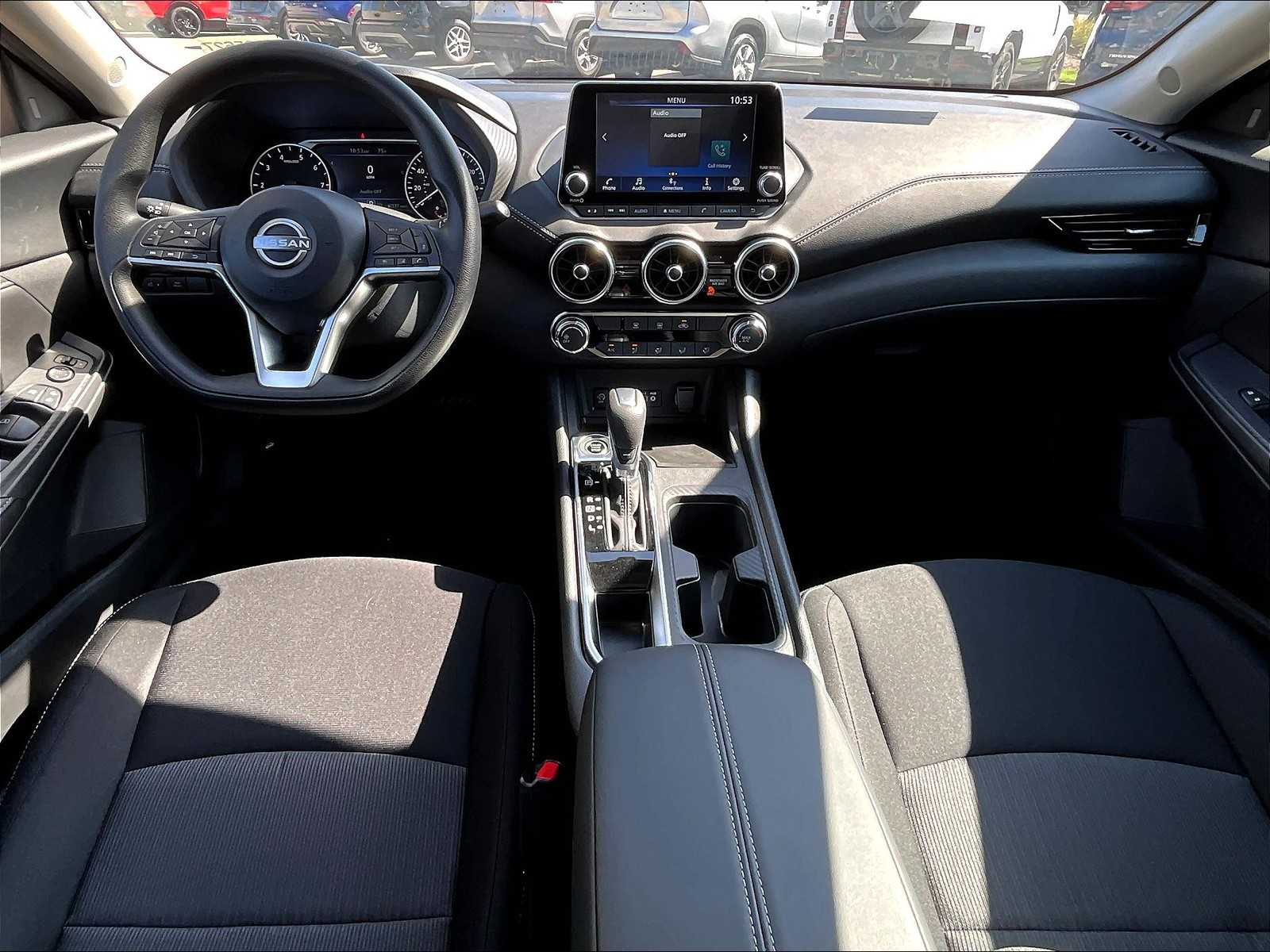 2025 Nissan Sentra SV - Photo 12