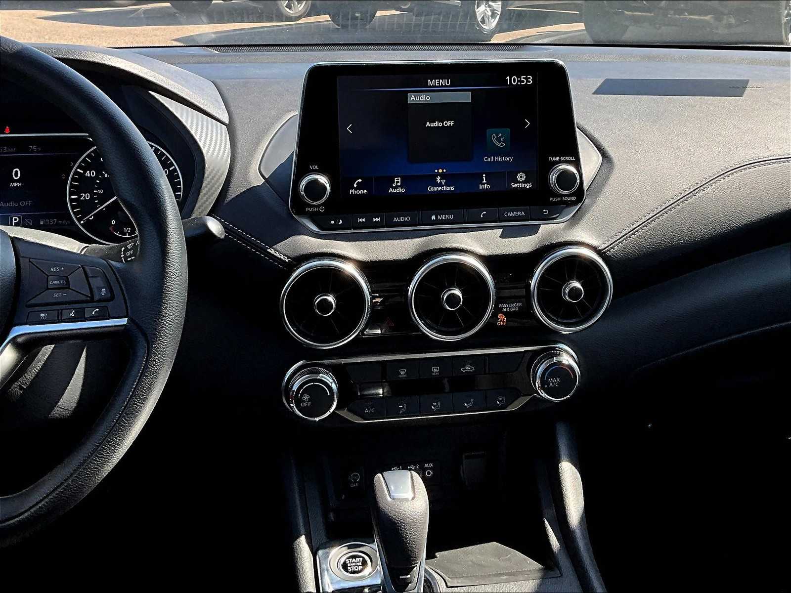 2025 Nissan Sentra SV - Photo 13