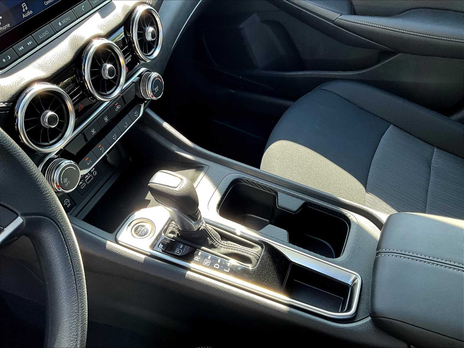 2025 Nissan Sentra SV - Photo 14