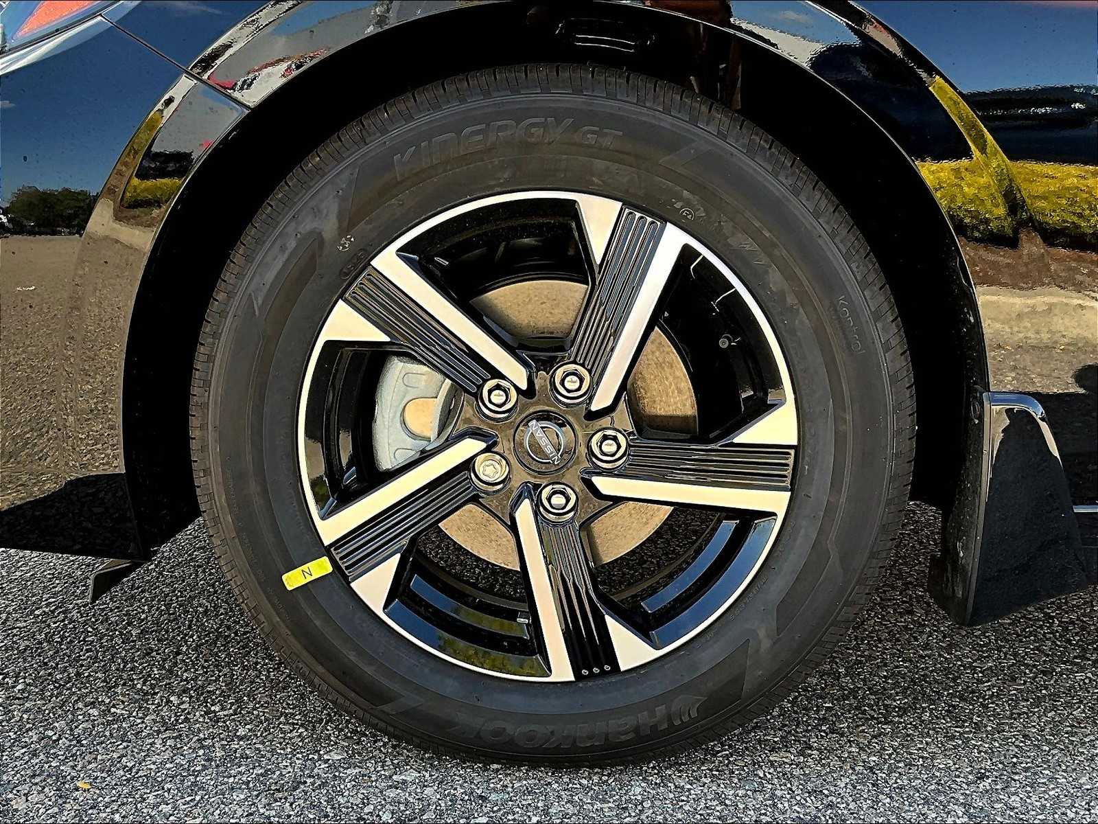 2025 Nissan Sentra SV - Photo 8