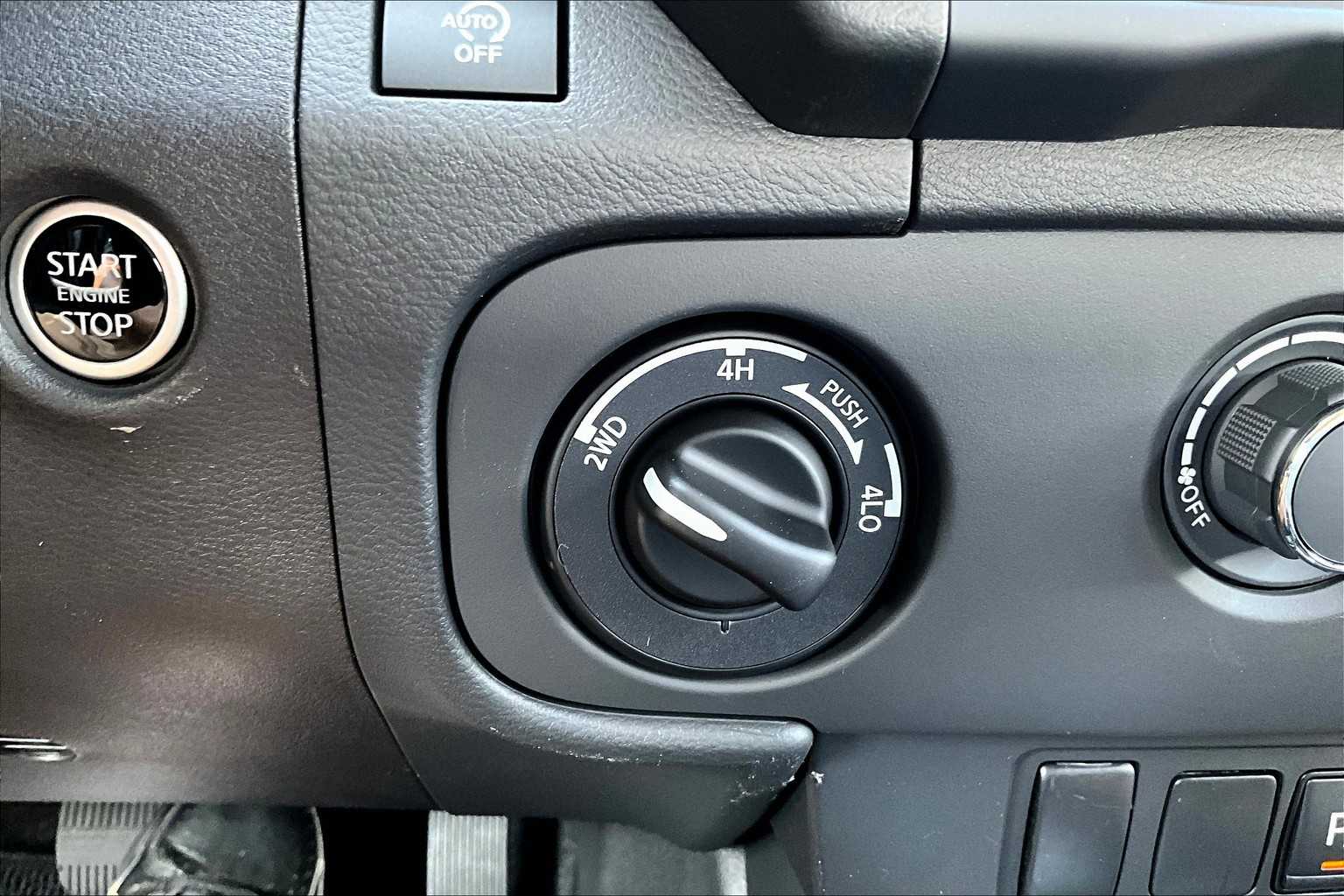 2025 Nissan Frontier SV - Photo 26