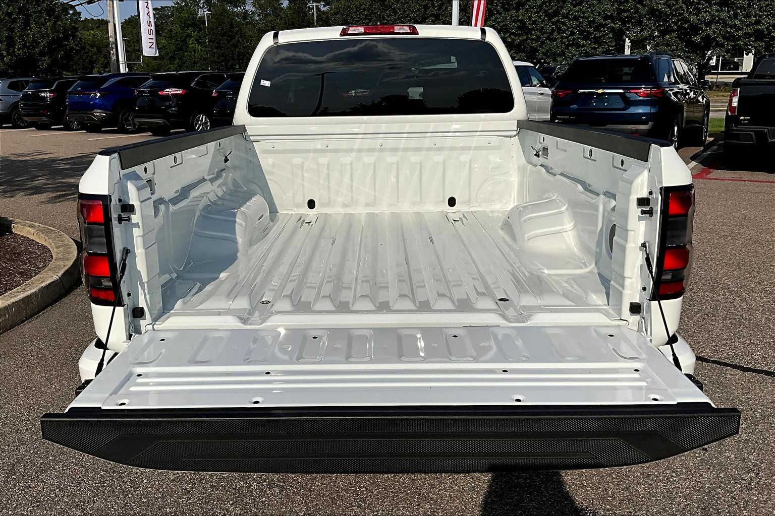 2025 Nissan Frontier SV - Photo 30