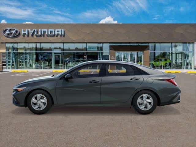 2025 Hyundai Elantra SE - Photo 3