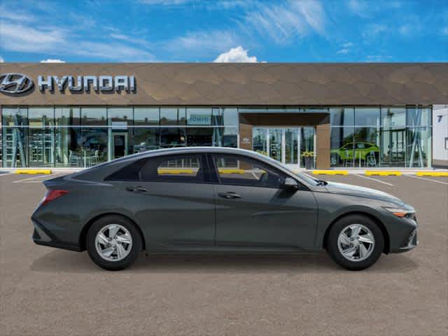 2025 Hyundai Elantra SE - Photo 7