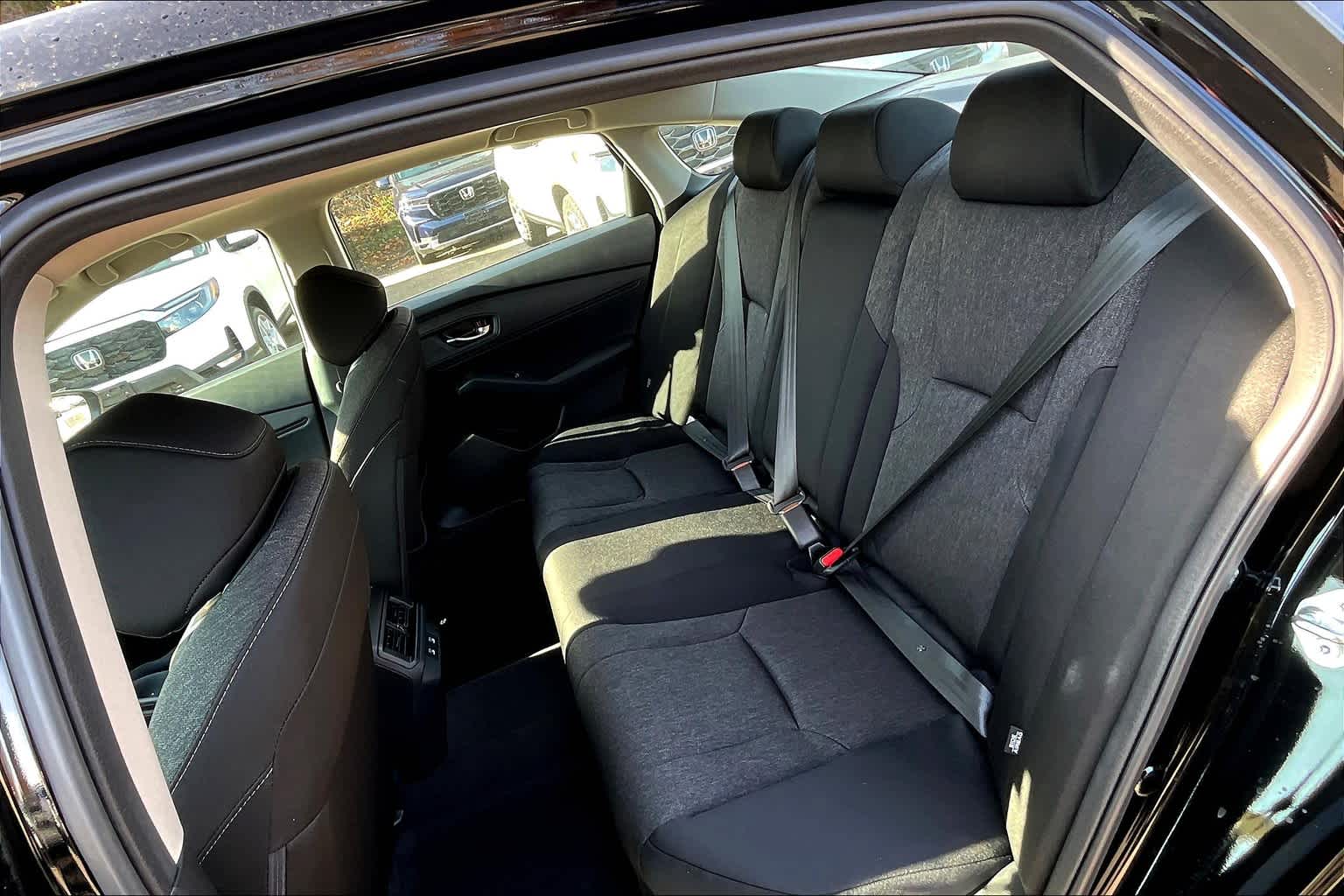 2025 Honda Accord SE - Photo 15
