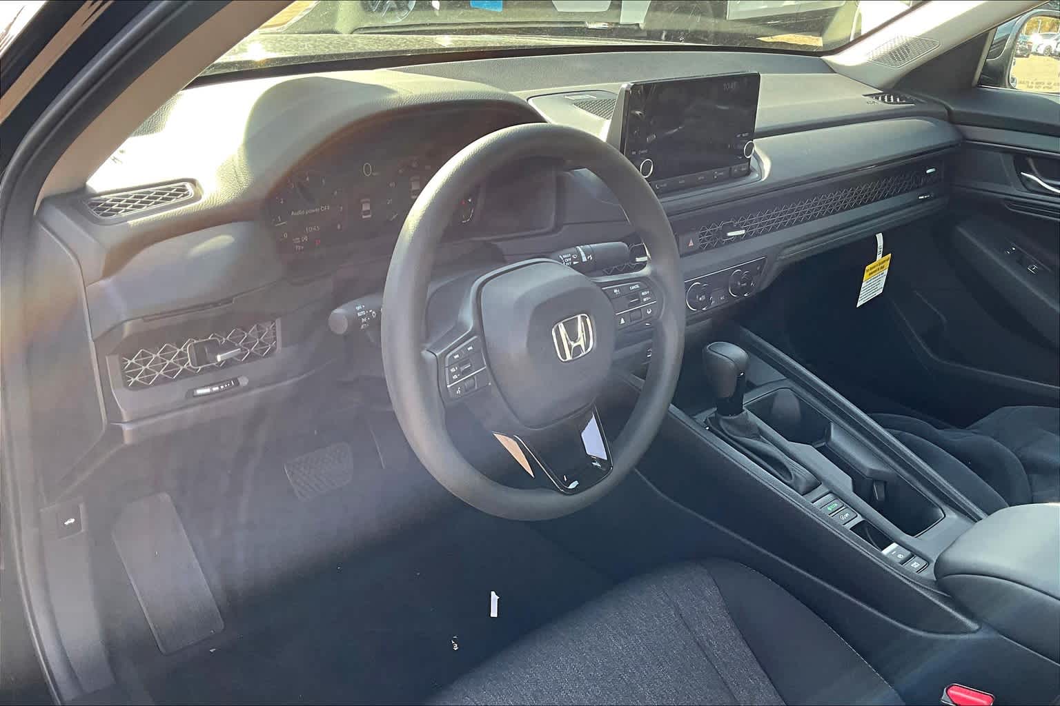 2025 Honda Accord SE - Photo 9