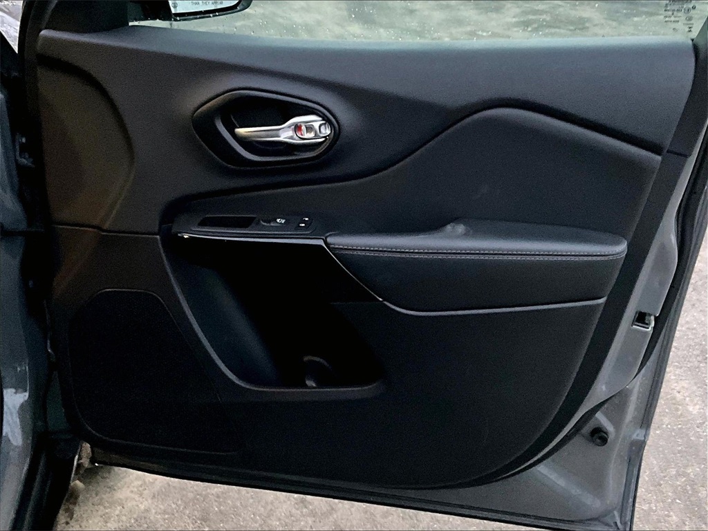 2023 Jeep Cherokee Altitude - Photo 12