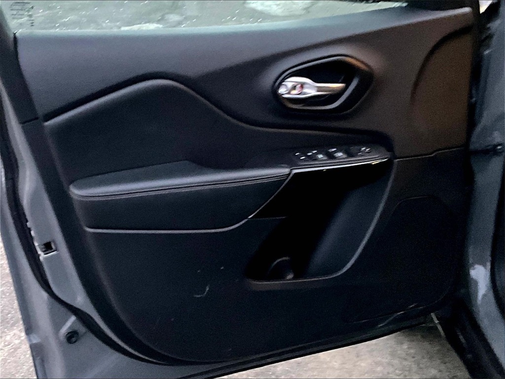 2023 Jeep Cherokee Altitude - Photo 9