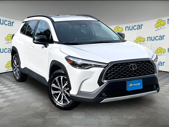 2025 Toyota Corolla Cross XLE