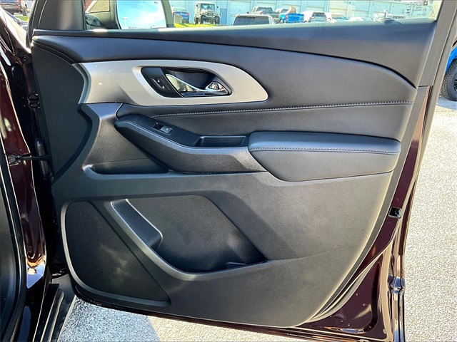 2023 Chevrolet Traverse LT - Photo 12