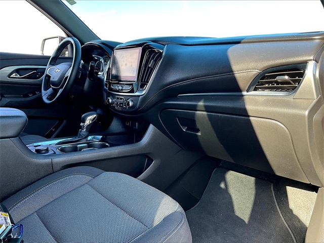 2023 Chevrolet Traverse LT - Photo 13