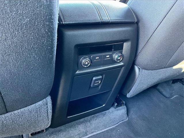 2023 Chevrolet Traverse LT - Photo 25