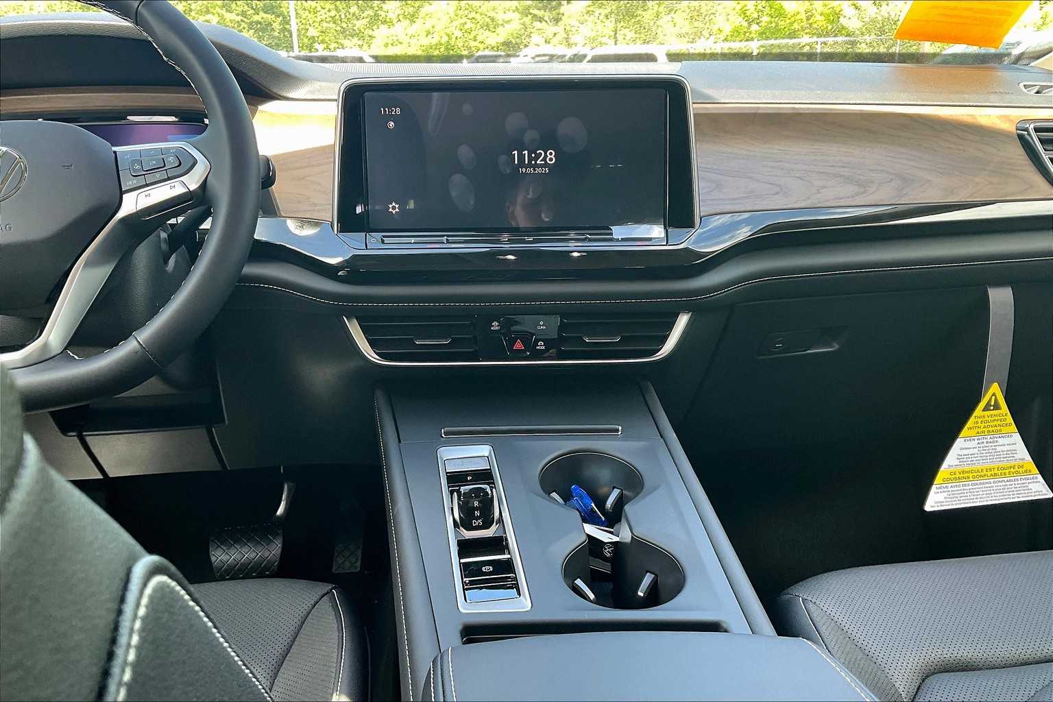 2025 Volkswagen Atlas 2.0T SE - Photo 13