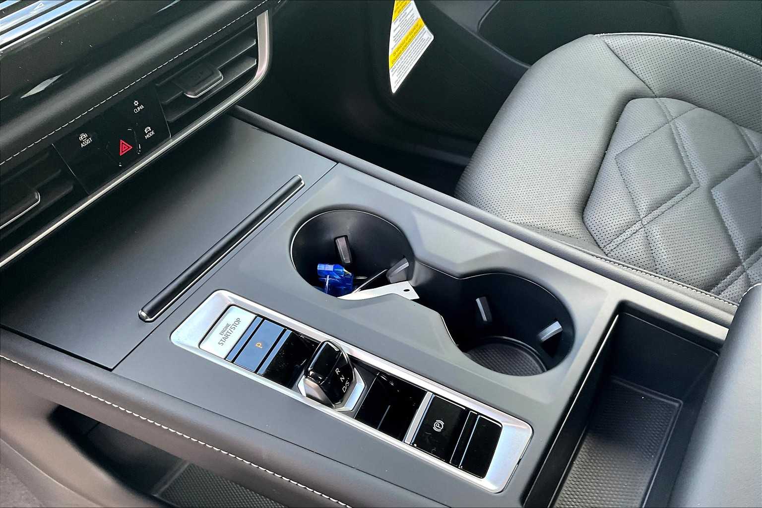 2025 Volkswagen Atlas 2.0T SE - Photo 14