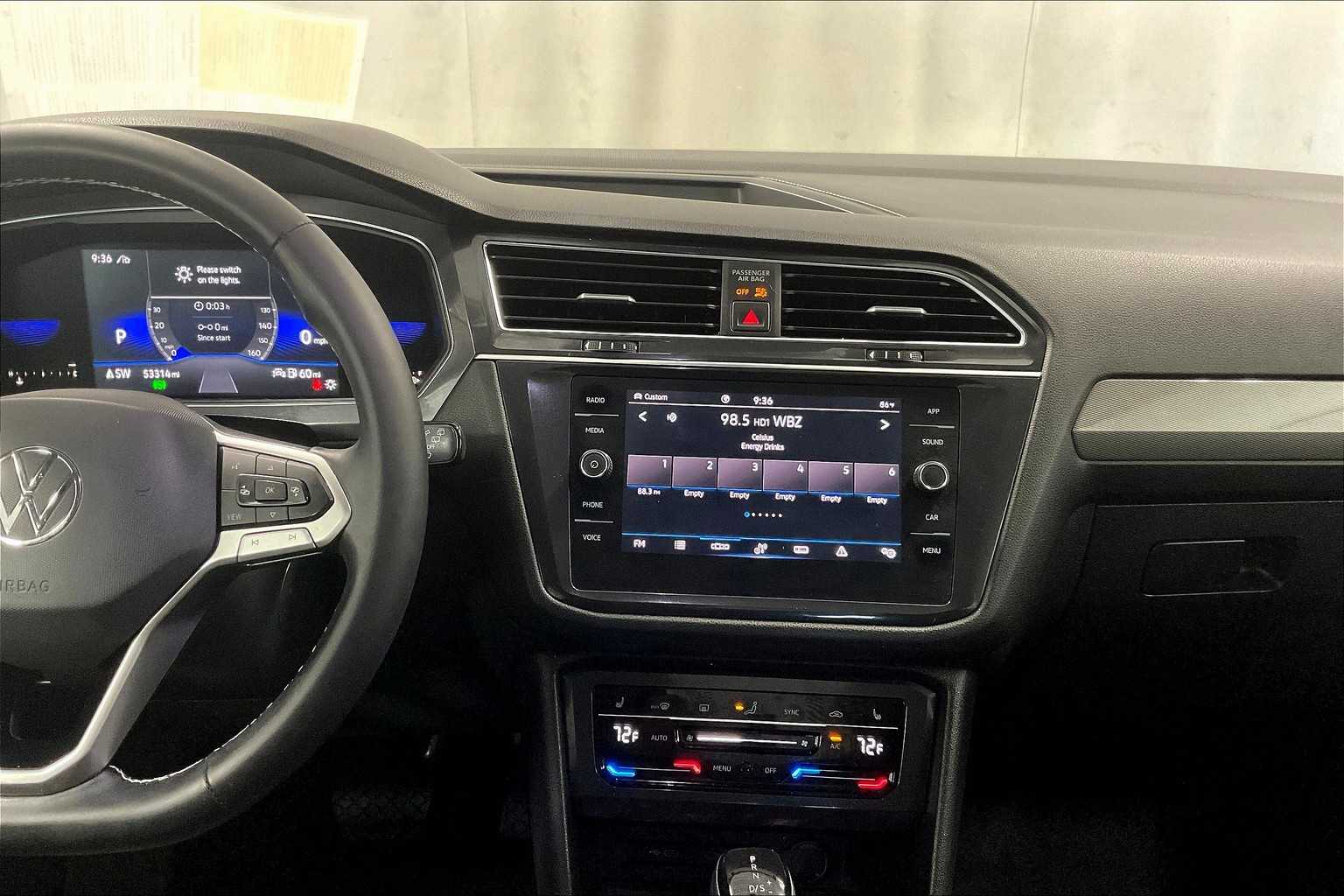 2022 Volkswagen Tiguan SE - Photo 18
