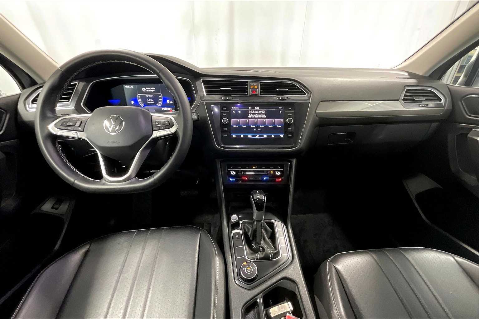 2022 Volkswagen Tiguan SE - Photo 21