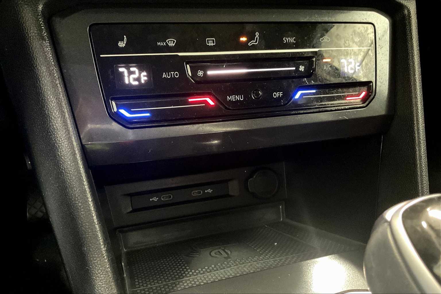 2022 Volkswagen Tiguan SE - Photo 26